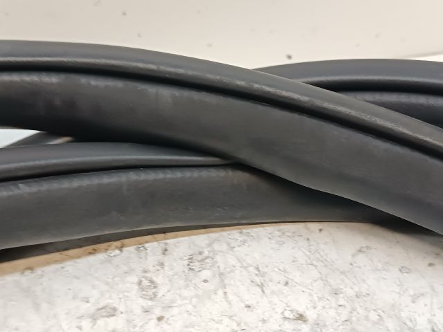 bontott SUZUKI SX4 Bal hátsó Gumikéder