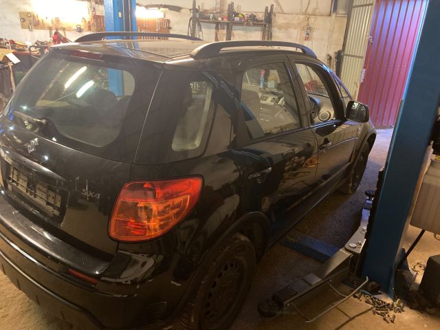 bontott SUZUKI SX4 Bal Ködzárófény