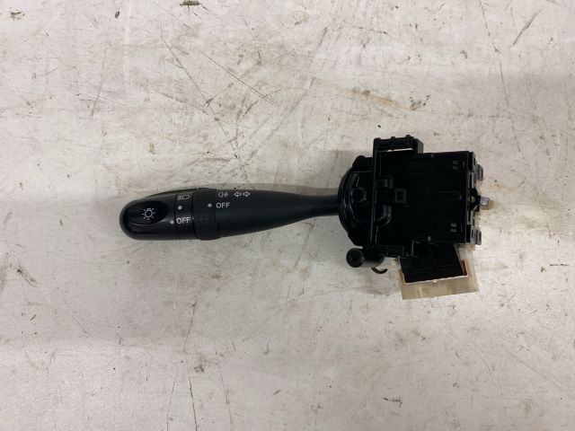 bontott SUZUKI SX4 Bal Kormánykapcsoló Irányjelző