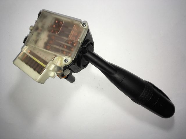 bontott SUZUKI SX4 Bal Kormánykapcsoló Irányjelző