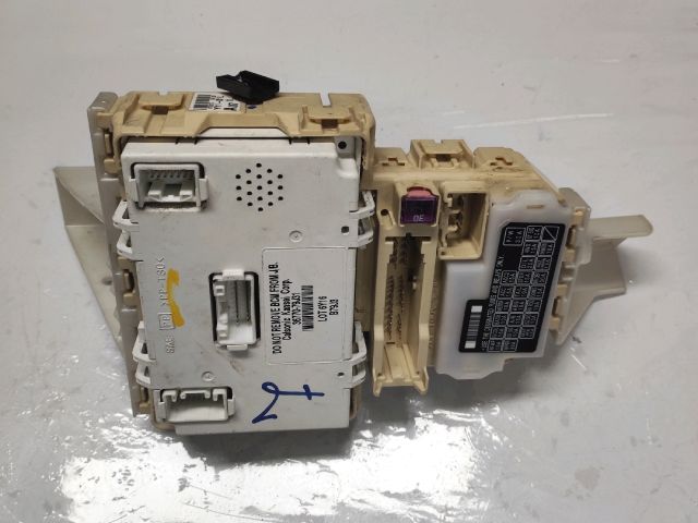 bontott SUZUKI SX4 Biztosítéktábla Utastér