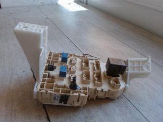 bontott SUZUKI SX4 Biztosítéktábla Utastér