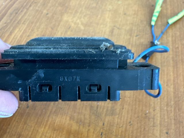 bontott SUZUKI SX4 Csomagtér Nyitó Kar / Gomb