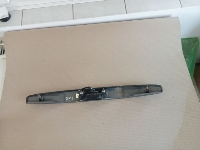 bontott SUZUKI SX4 Csomagtérajtó Díszléc