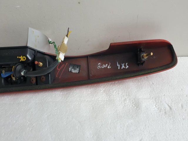 bontott SUZUKI SX4 Csomagtérajtó Kilincs