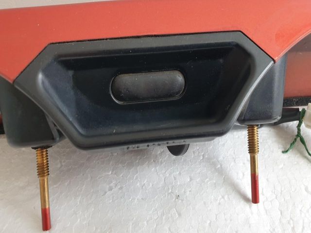 bontott SUZUKI SX4 Csomagtérajtó Kilincs