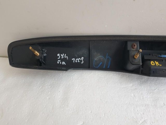 bontott SUZUKI SX4 Csomagtérajtó Kilincs