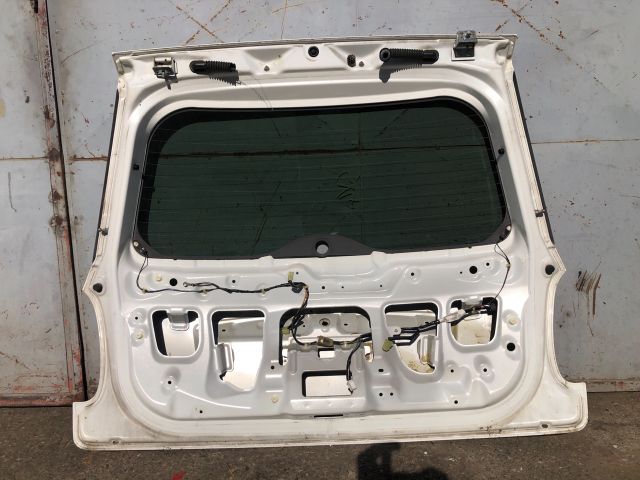 bontott SUZUKI SX4 Csomagtérajtó (Részeivel)