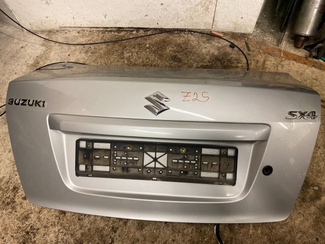 bontott SUZUKI SX4 Csomagtérajtó (Üres lemez)
