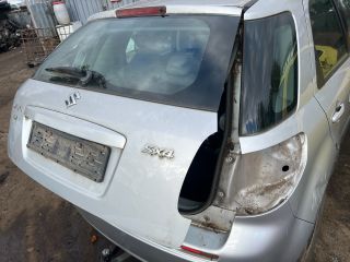 bontott SUZUKI SX4 Csomagtérajtó (Üres lemez)