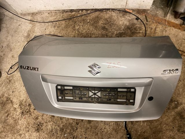 bontott SUZUKI SX4 Csomagtérajtó (Üres lemez)