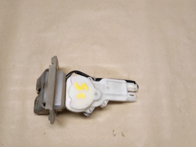 bontott SUZUKI SX4 Csomagtérajtó Zárszerkezet