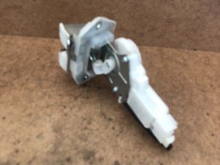 bontott SUZUKI SX4 Csomagtérajtó Zárszerkezet