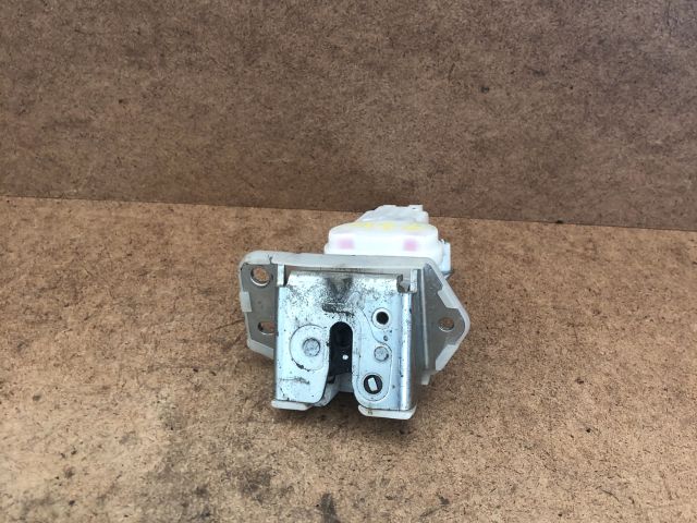 bontott SUZUKI SX4 Csomagtérajtó Zárszerkezet