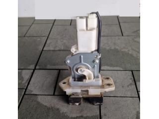 bontott SUZUKI SX4 Csomagtérajtó Zárszerkezet