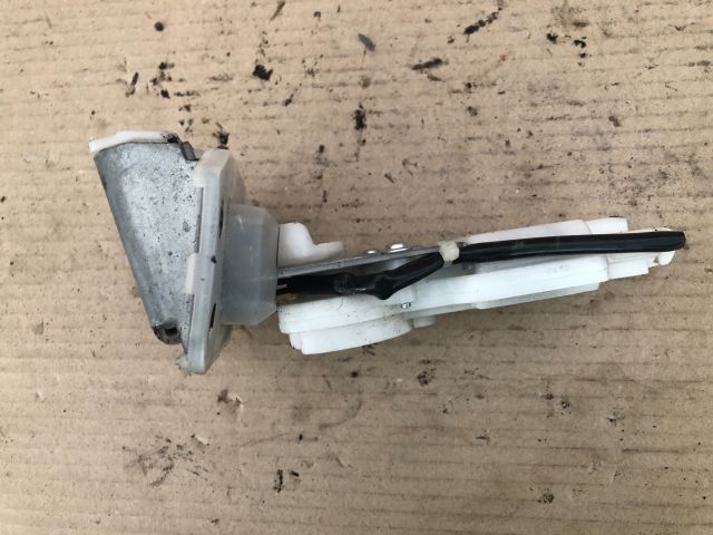 bontott SUZUKI SX4 Csomagtérajtó Zárszerkezet