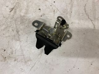 bontott SUZUKI SX4 Csomagtérajtó Zárszerkezet