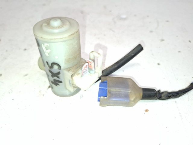 bontott SUZUKI SX4 Első Ablakmosó Szivattyú