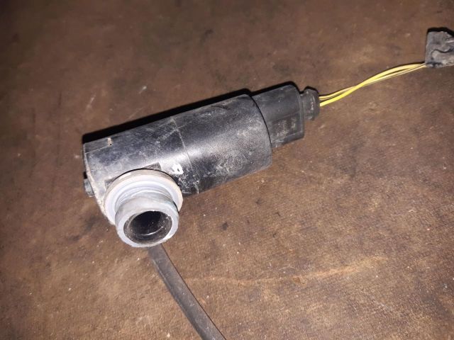 bontott SUZUKI SX4 Első Ablakmosó Szivattyú