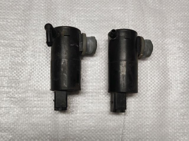 bontott SUZUKI SX4 Első Ablakmosó Szivattyú