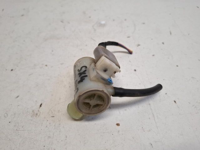 bontott SUZUKI SX4 Első Ablakmosó Szivattyú