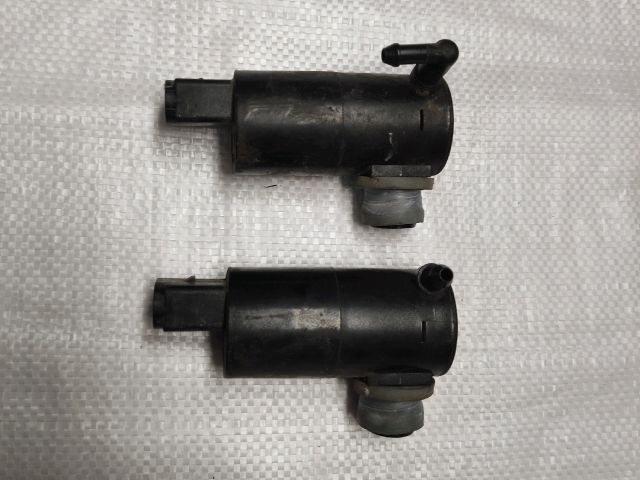 bontott SUZUKI SX4 Első Ablakmosó Szivattyú