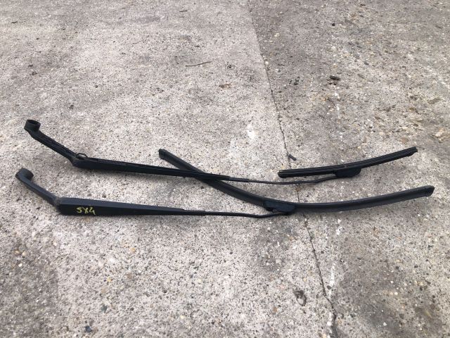 bontott SUZUKI SX4 Első Ablaktörlő Kar