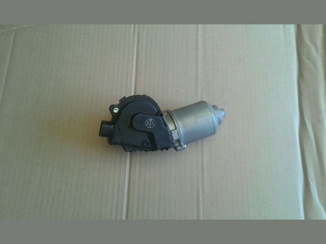 bontott SUZUKI SX4 Első Ablaktörlő Motor