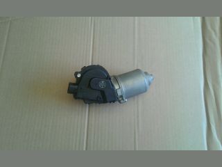 bontott SUZUKI SX4 Első Ablaktörlő Motor