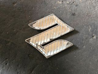 bontott SUZUKI SX4 Első Embléma