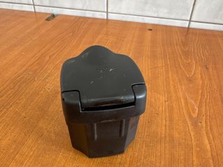 bontott SUZUKI SX4 Első Hamutartó