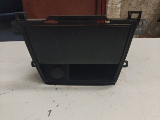 bontott SUZUKI SX4 Első Tároló Rekesz