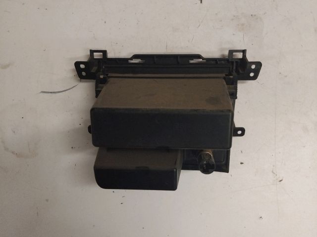 bontott SUZUKI SX4 Első Tároló Rekesz