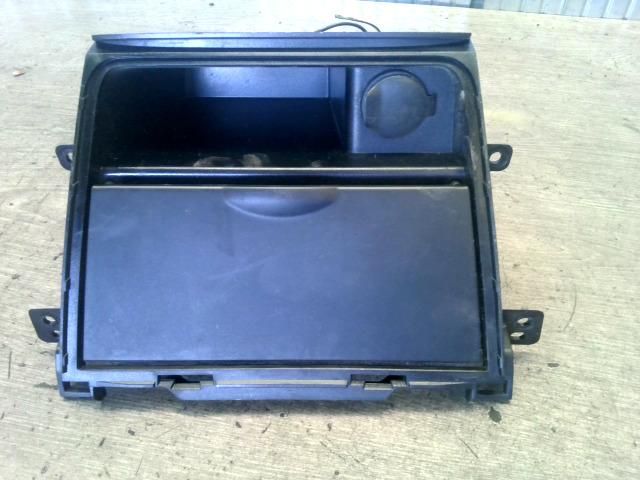 bontott SUZUKI SX4 Első Tároló Rekesz