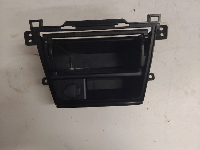 bontott SUZUKI SX4 Első Tároló Rekesz