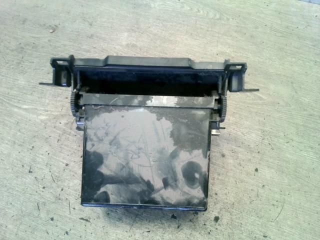 bontott SUZUKI SX4 Első Tároló Rekesz