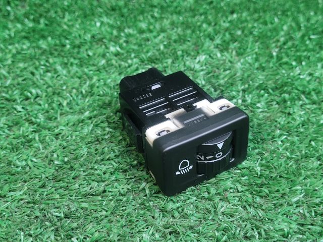 bontott SUZUKI SX4 Fényszórómagasság Állító Kapcsoló