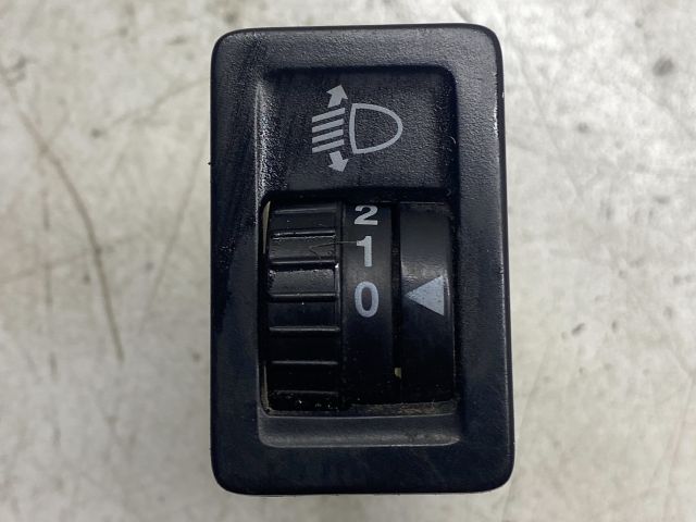 bontott SUZUKI SX4 Fényszórómagasság Állító Kapcsoló