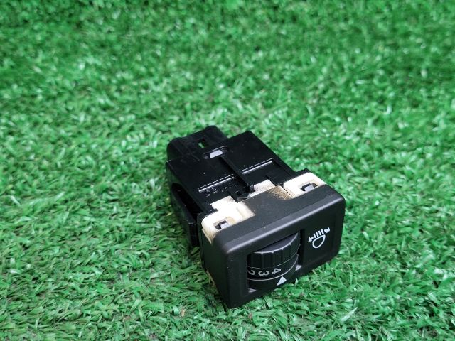 bontott SUZUKI SX4 Fényszórómagasság Állító Kapcsoló