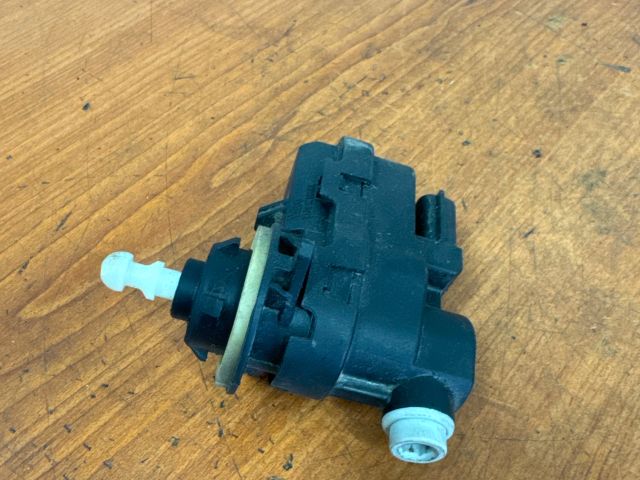 bontott SUZUKI SX4 Fényszórómagasság Állító Motor (Pozíciófüggetlen)