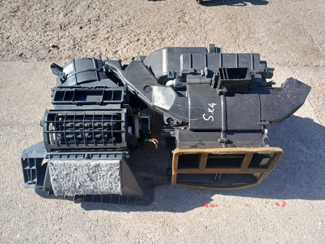 bontott SUZUKI SX4 Fűtés Box