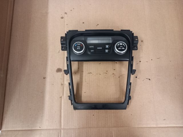 bontott SUZUKI SX4 Fűtéskapcsoló (digit klímás)