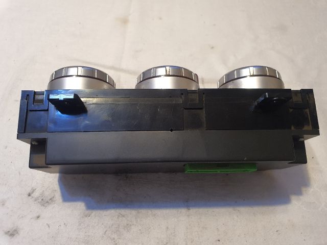 bontott SUZUKI SX4 Fűtéskapcsoló (digit klímás)