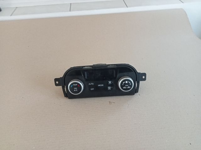 bontott SUZUKI SX4 Fűtéskapcsoló (digit klímás)