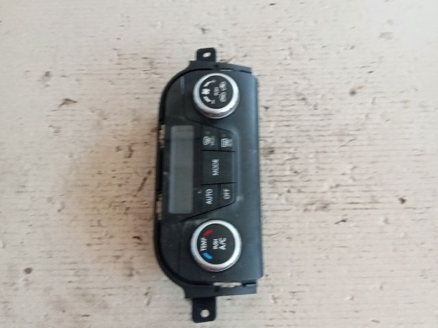 bontott SUZUKI SX4 Fűtéskapcsoló (digit klímás)