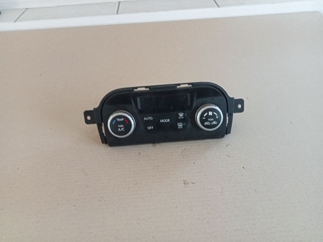 bontott SUZUKI SX4 Fűtéskapcsoló (digit klímás)