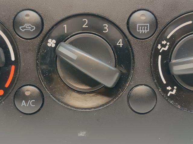 bontott SUZUKI SX4 Fűtéskapcsoló (manuális klímás)