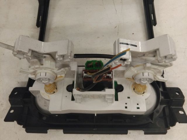 bontott SUZUKI SX4 Fűtéskapcsoló (manuális klímás)