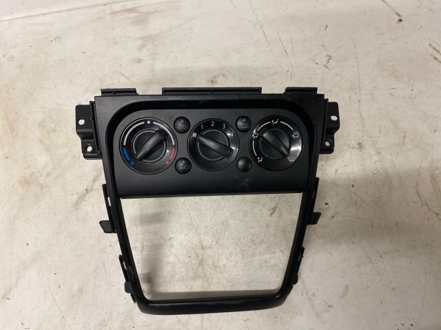 bontott SUZUKI SX4 Fűtéskapcsoló (manuális klímás)