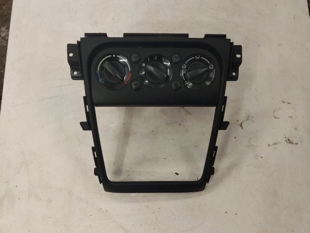 bontott SUZUKI SX4 Fűtéskapcsoló (manuális klímás)